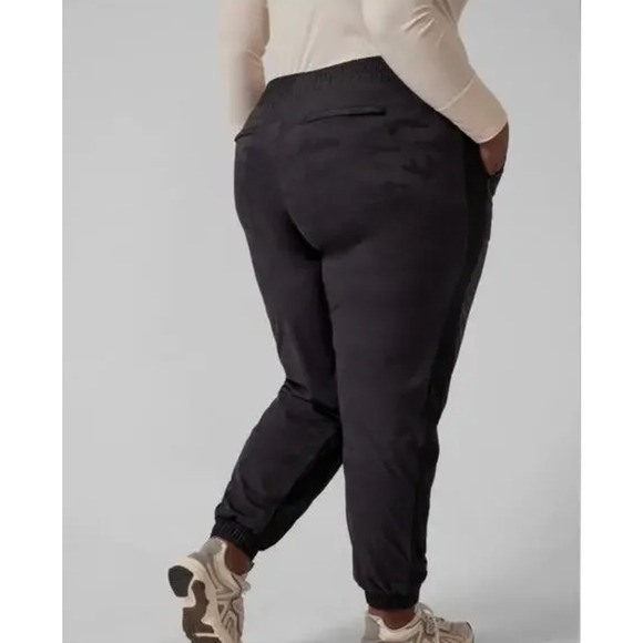 Athleta Brooklyn Camo Jogger Textured Black Camo Plus Size 24 NWT $98 Pockets - Picture 2 of 4